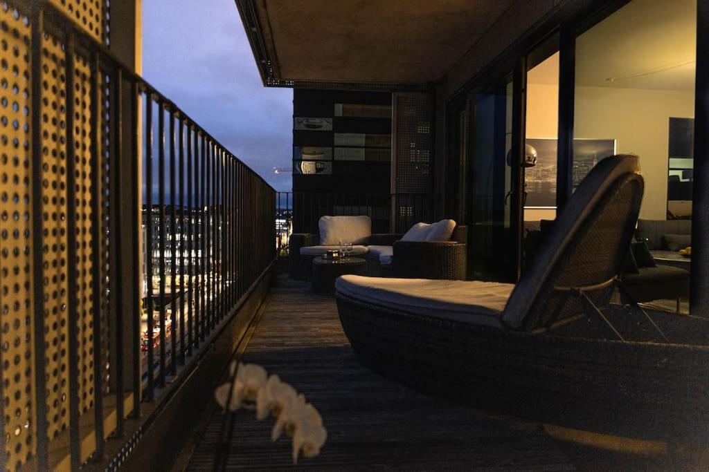 Modern 3Bed Room Sea View Apartment @ Oslo Barcode Εξωτερικό φωτογραφία
